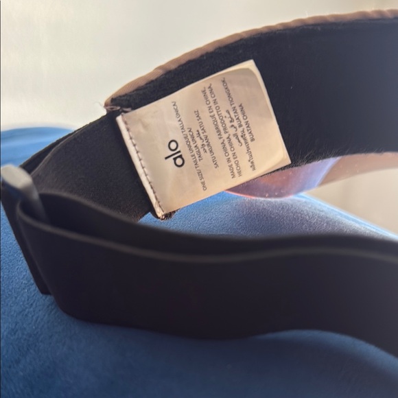 ALO Yoga Black and Tan Visor - Picture 2 of 2
